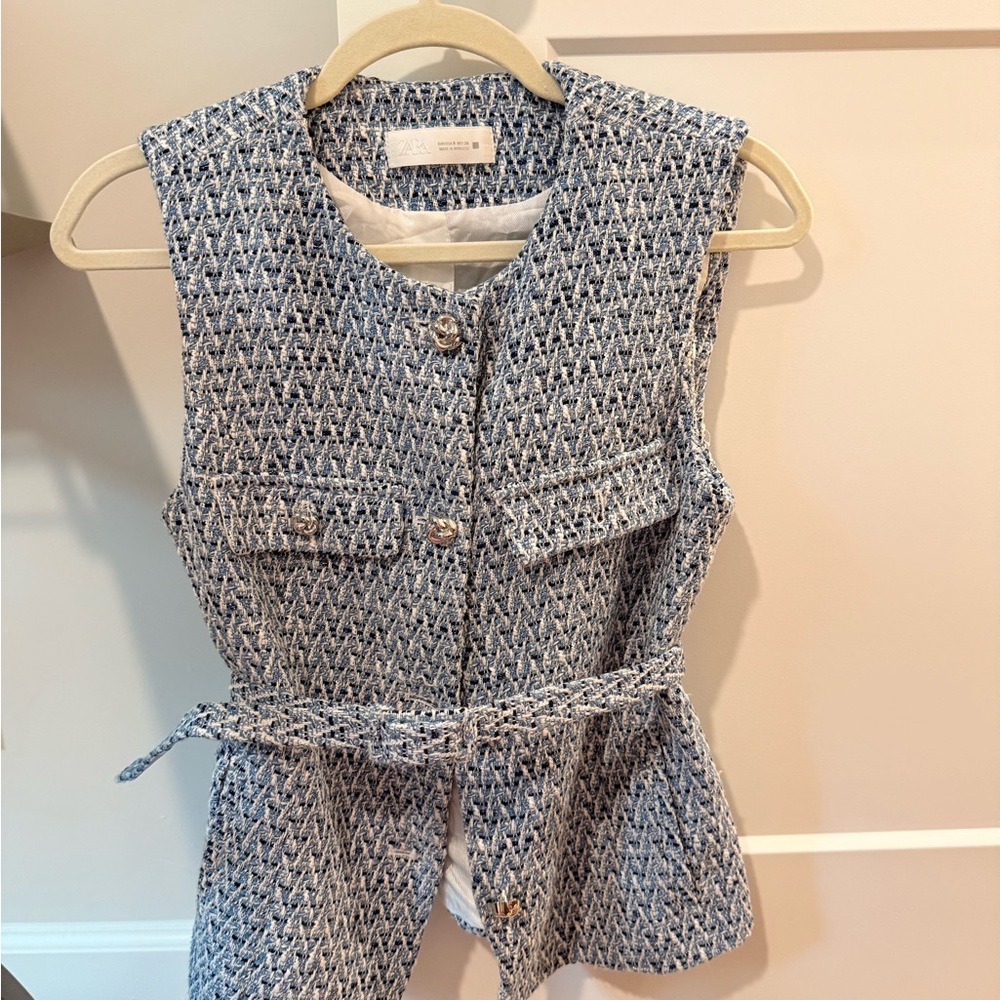 Zara Blue and White Textured Sleeveless Top